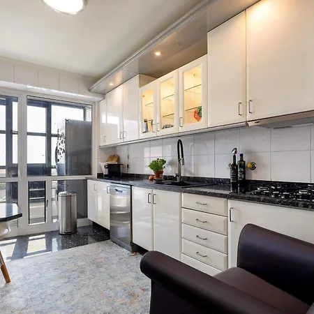 Oporto, Sea View And Marina Apartment